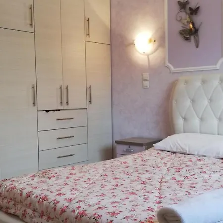 Oikonomou Luxury Vouliagmeni Lake