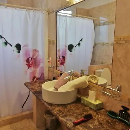Oikonomou Luxury * אגם ווליאגמני
