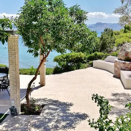 Oikonomou Luxury Vouliagmeni Lake