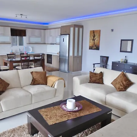 Oikonomou Luxury אגם ווליאגמני