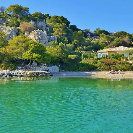 Villa Oikonomou Luxury Vouliagmeni Lake